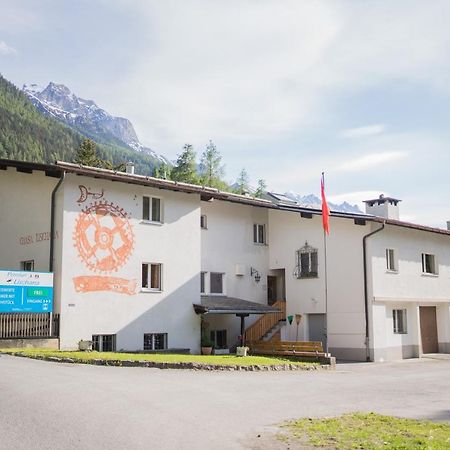 Pensiun Lischana Sent Exterior photo