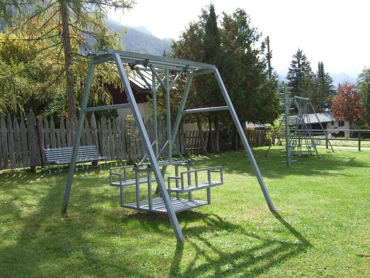 Pensiun Lischana Sent Exterior photo